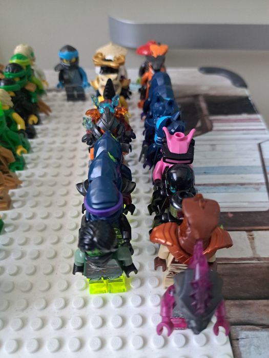 Lego NINJAGO la schimb