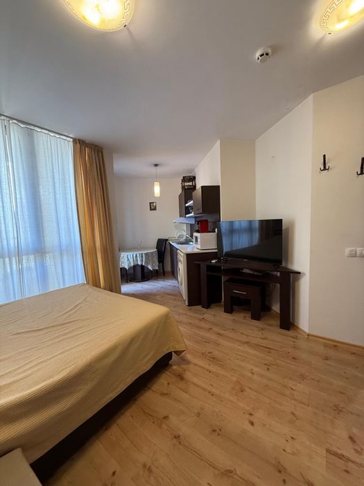 Прадава студио в Камелот