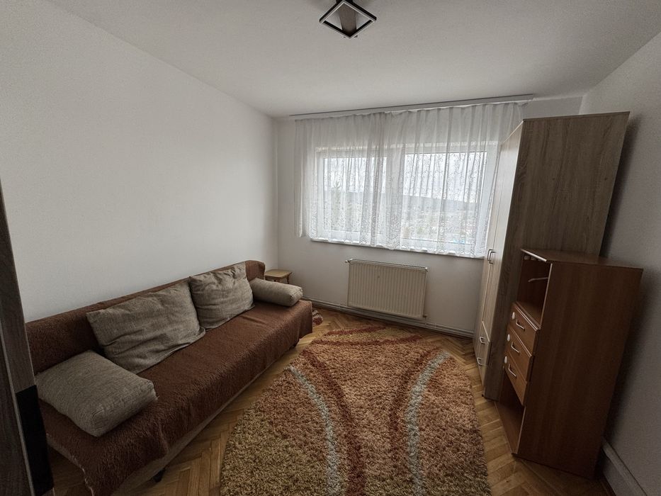 dau in chirie apartament 3 camere renovat , electrocasnice zona piata dambu