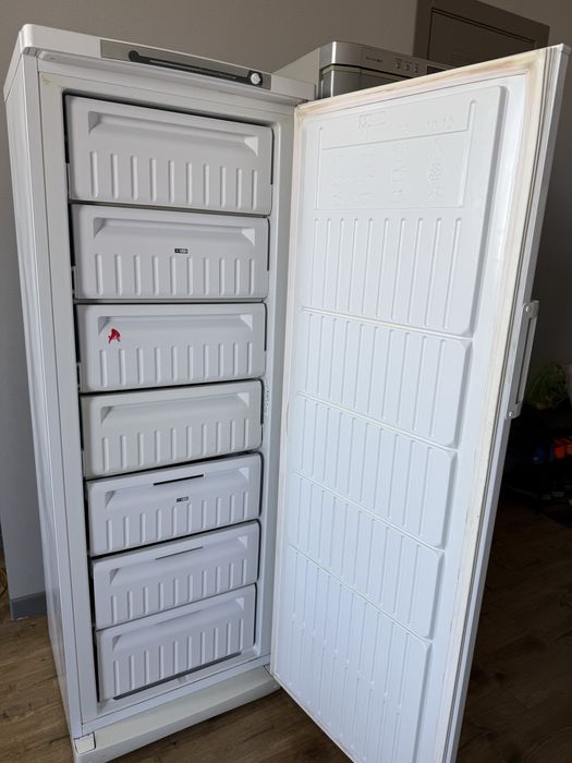 Продается холодильник и морозильник