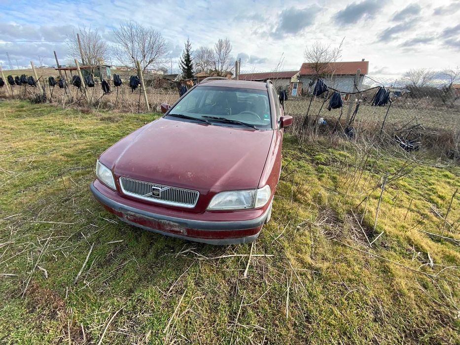 volvo v40 2.0i комби на части волво в40 2.0 бензин