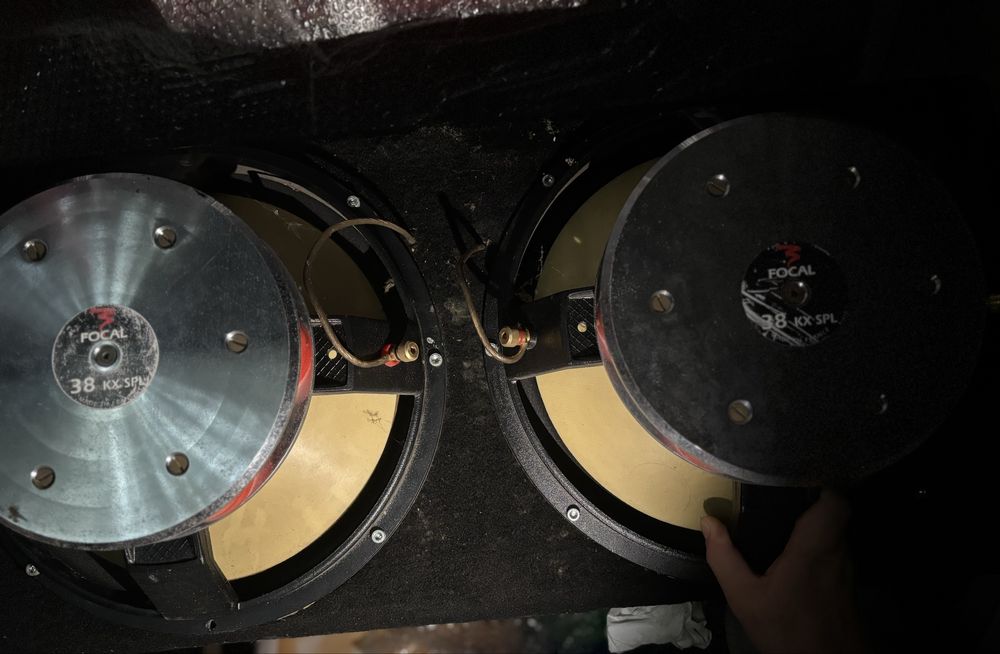 Subwoofer cu 2 difuzoare 38 d