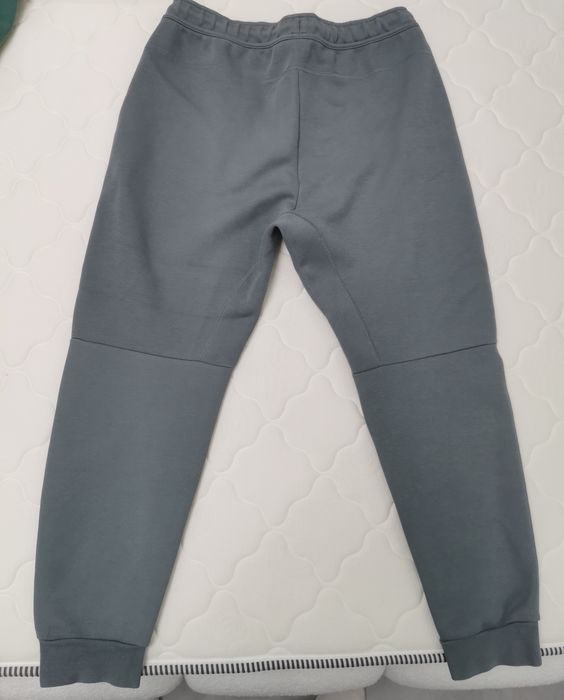 Nike tech fleece XL L