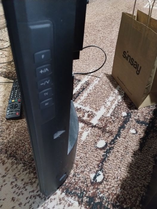 Телевизор Панасоник 32 инча лсд