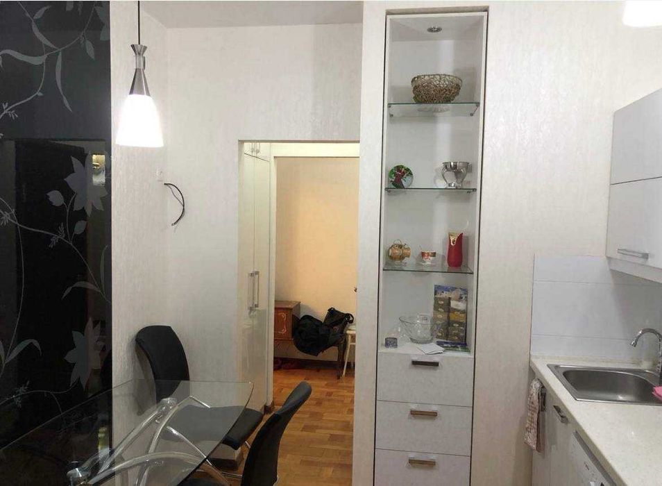 ойбек 2 комнатная квартира 62м2 , с долгосрочным арендатором за 700 уе