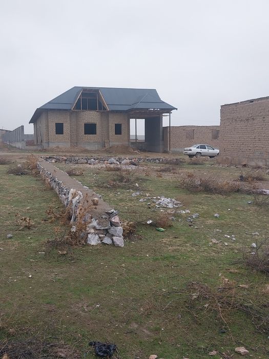 Kuyovboshida 2ta bo'sh yer sotiladi, kadastri bor narxi 50 milliondan