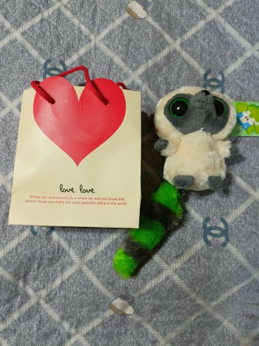 Мягкая игрушка с подарочным пакетом love love