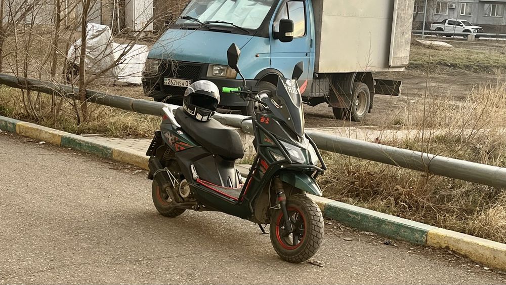 Скутер samyrai 180
