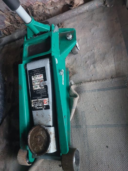 Донкрат с порщеним