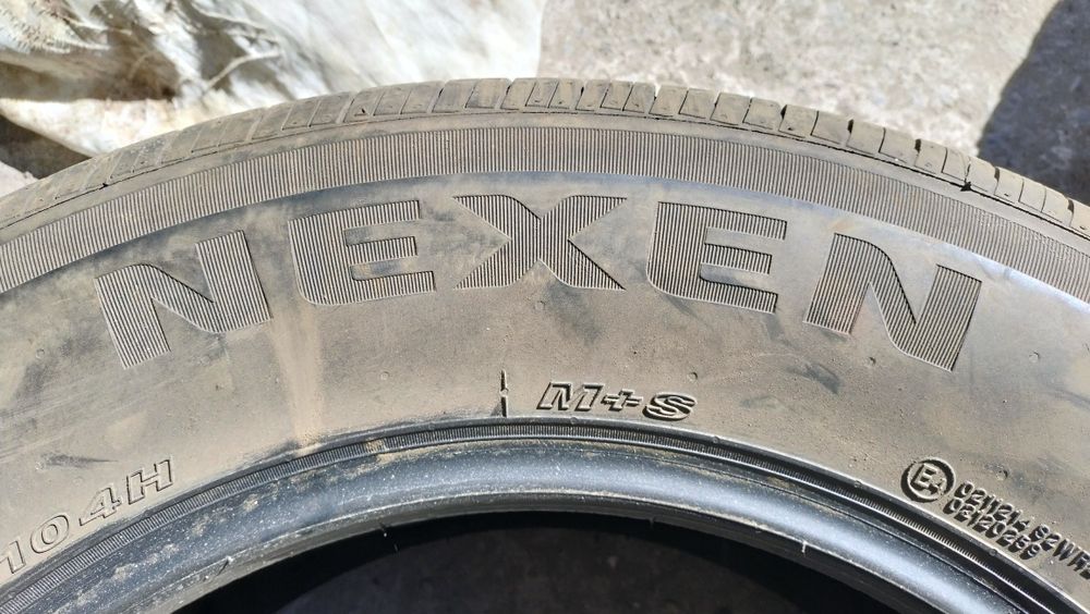 Продам резину 235/65/R17