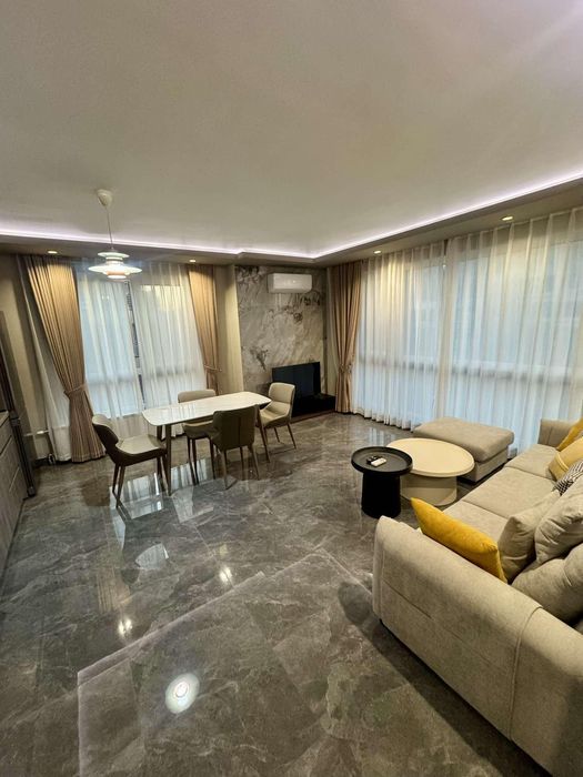 Дава се под наем Тристаен апартамент в Пловдив, Кършияка - 95 кв.м за 750 € - Снимка #1