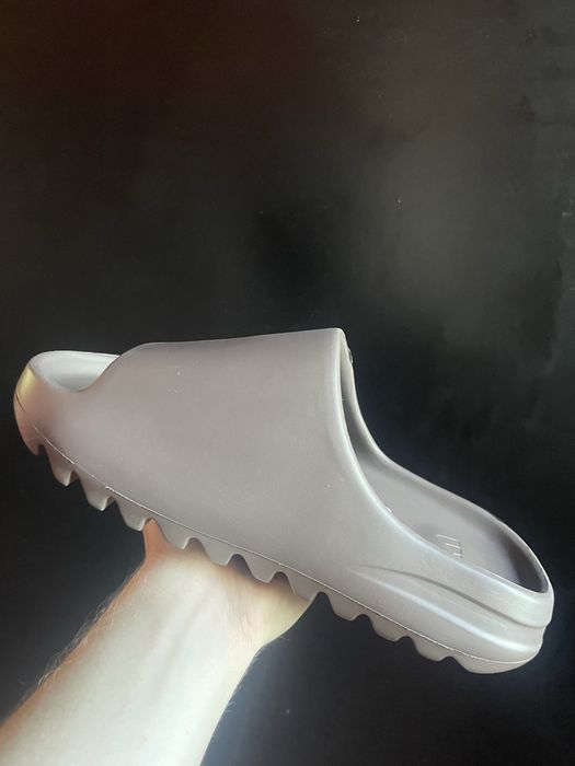 Papuci Yeezy Slides