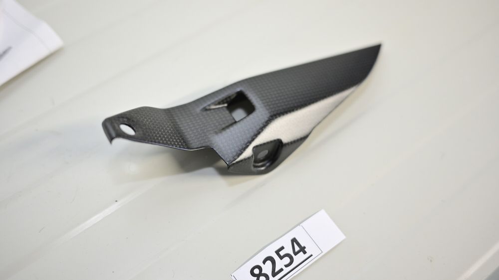 Aripa protectie lant carbon Ducati Performance 899 959
