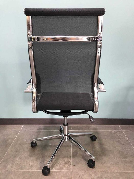 Кресло для персонала GRID перечислением есть