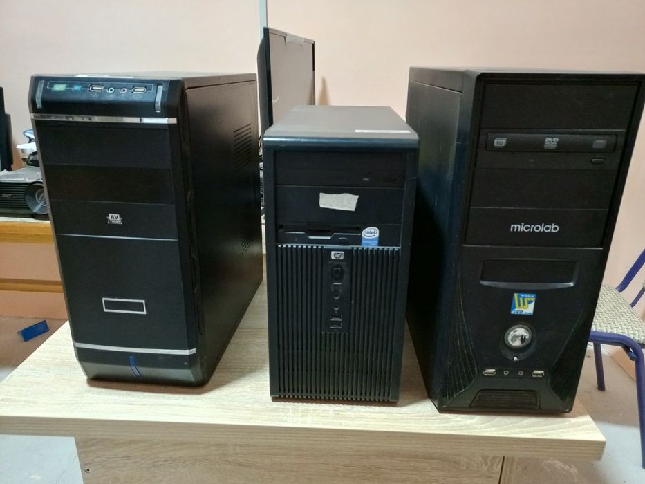 Продаётся компьютеры,принтер,проектор и экран !