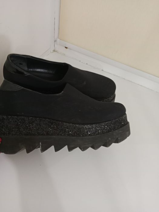 Продам туфли . .