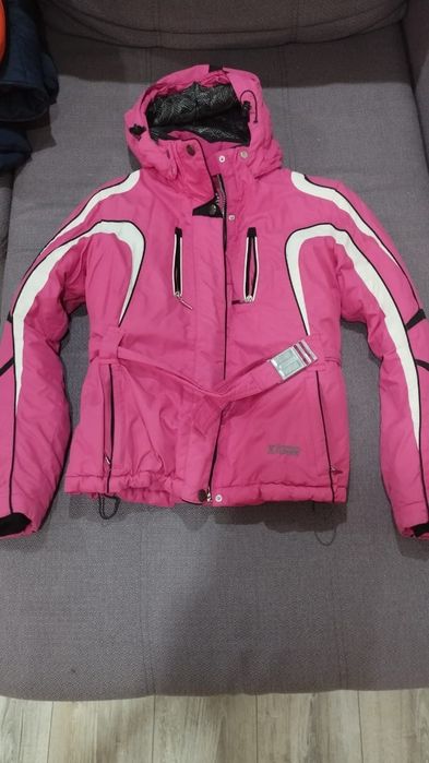 Продам куртку дешево