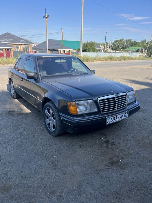 Мерседес бенц Е300 124