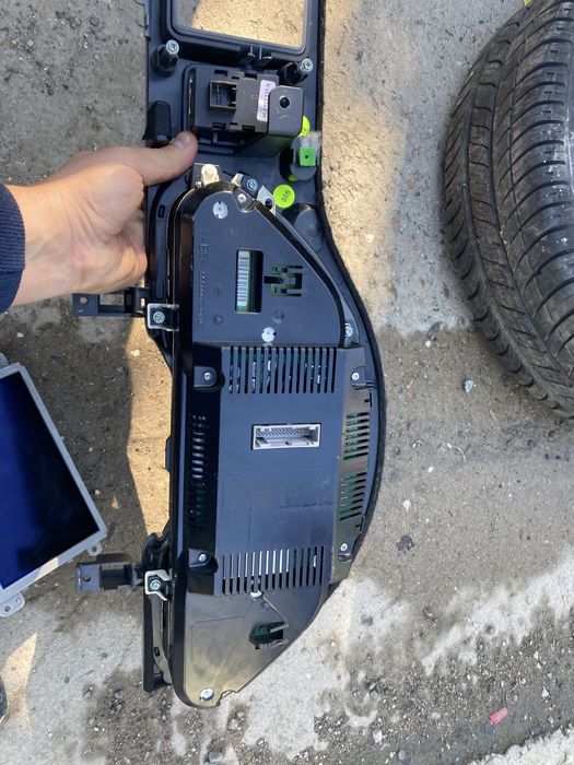 Табло, екран и конзола за Q7 2006- 2010