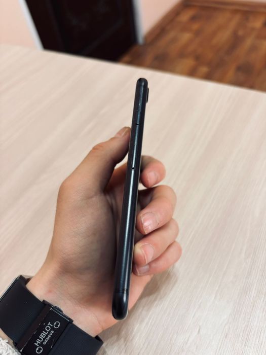 Продается Iphone se