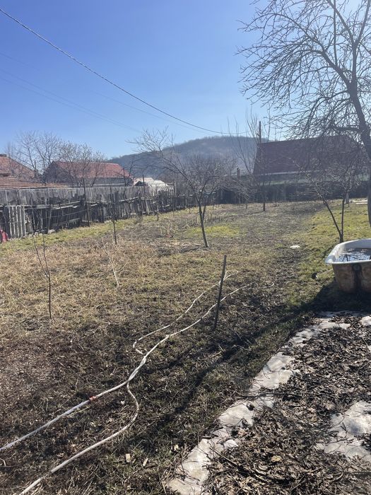 Casă de vânzare , in Oituz la strada Principală , teren 1200 mp