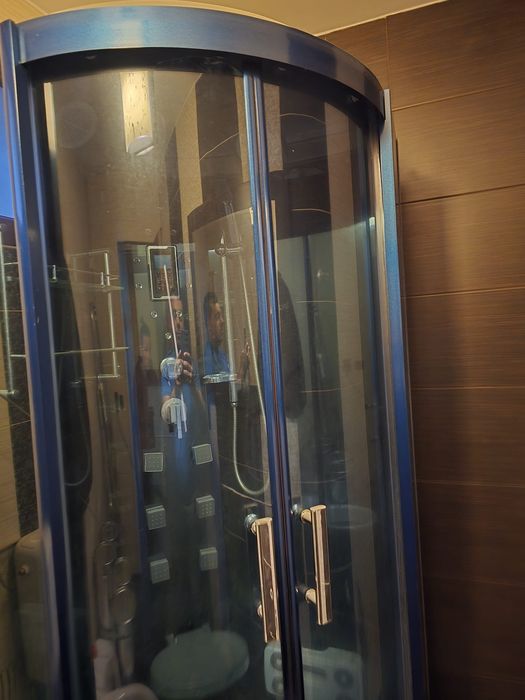 Cabina de dus cu hidromasaj