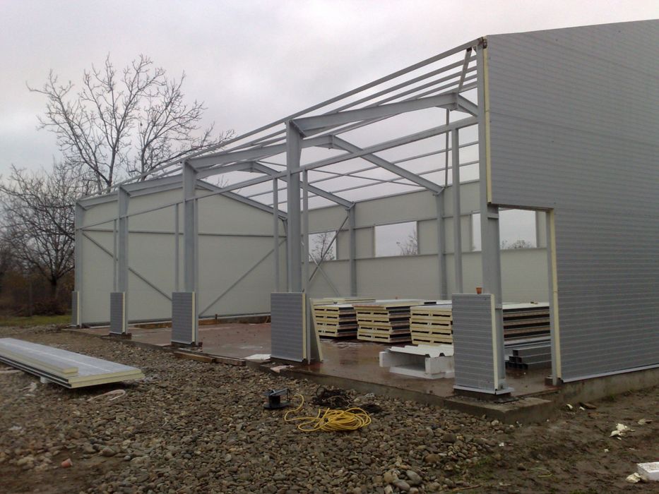 Vand hala metalica 8m x 31m complecta la cheie