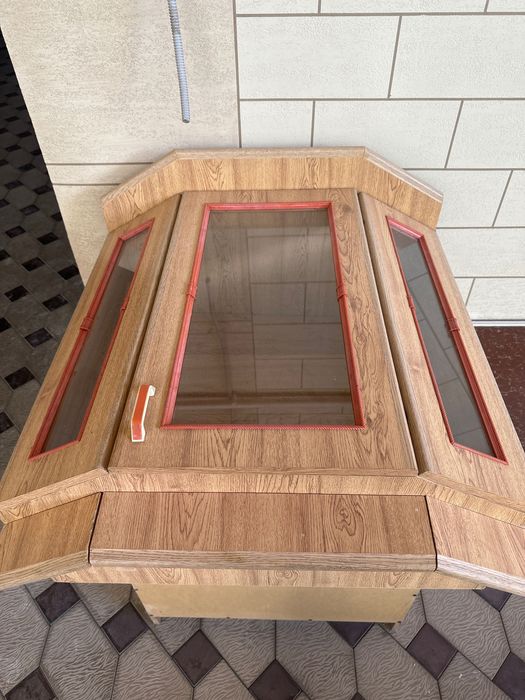 Кухонная мебель. Качественная, в хорошем состоянии.