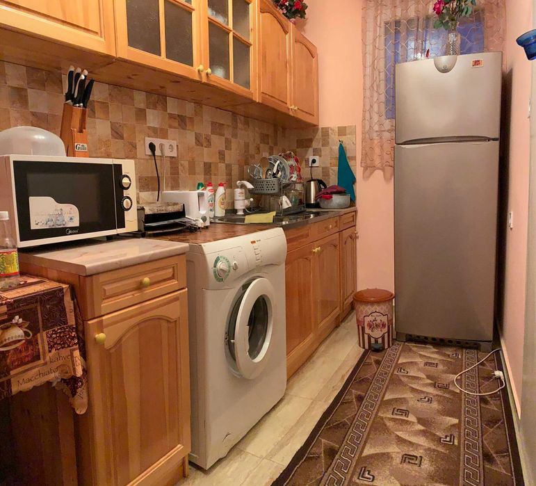 Дава се под наем Двустаен апартамент в Бургас, Лазур - 70 кв.м за 225 € - Снимка #3