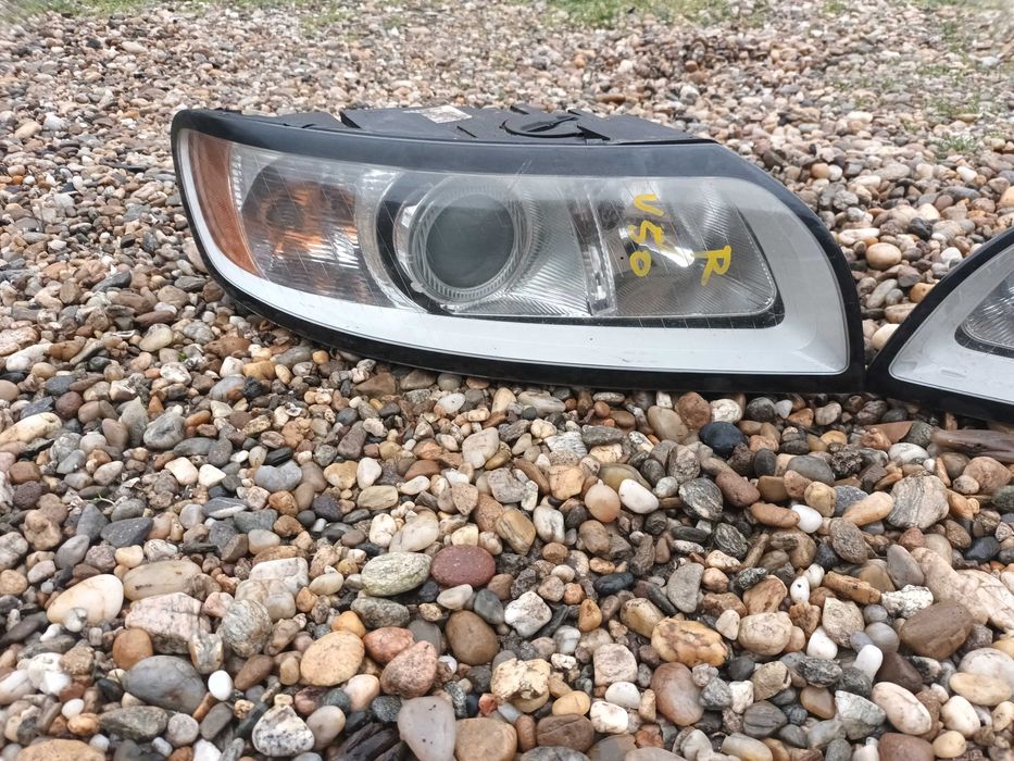 ляв и десен фар за волво С40 В50 2007 - 2012 VOLVO V50 S40