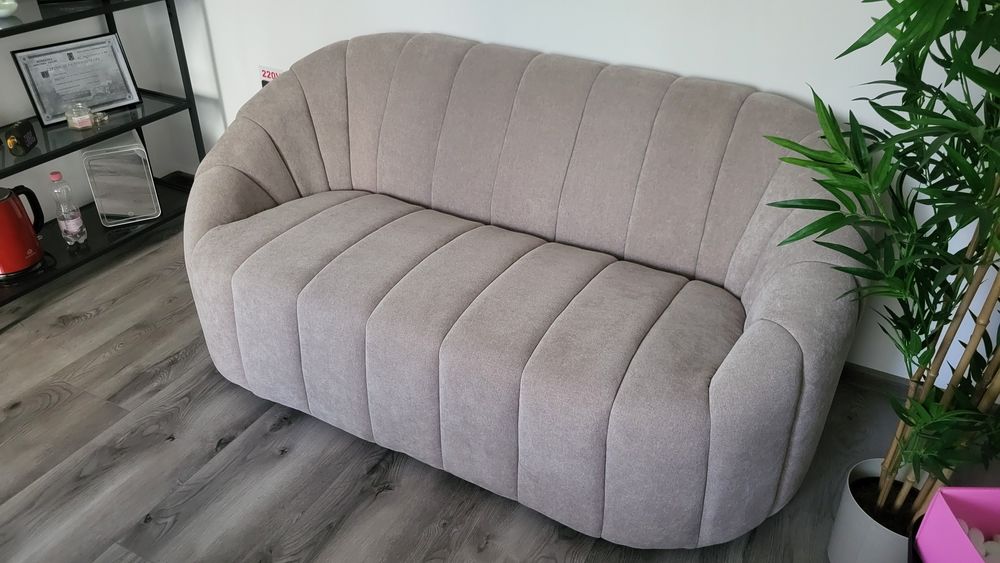 Canapea cu 2 locuri bej
