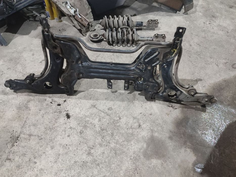 Балка передний Пассат Б3