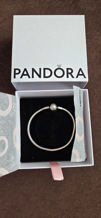 Оригинална неизползвана гривна Pandora 18см