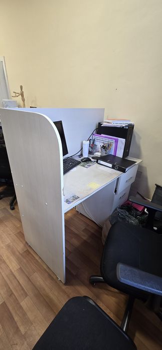 Продам офисный стол