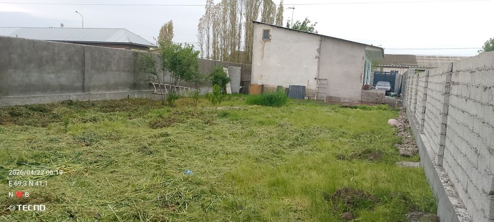 Sotiladi 4 xona 5 sotix