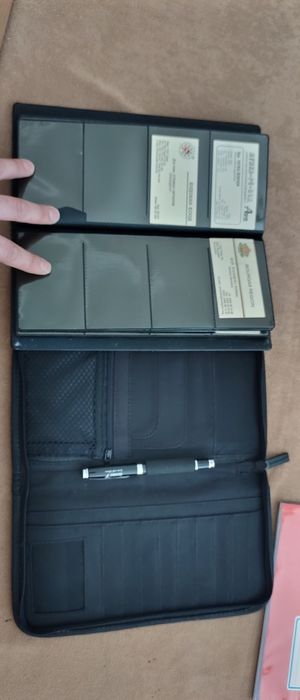 Продавам визитници