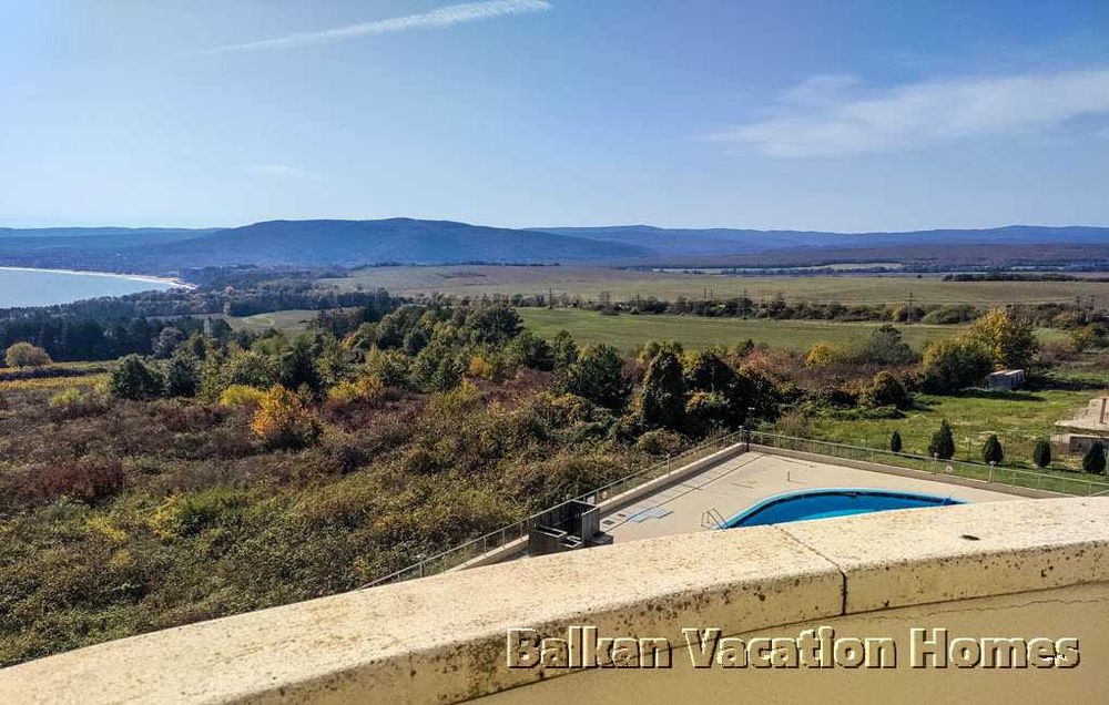 Продава се Тристаен апартамент в Бяла - 139 кв.м за 404 €/кв.м - Снимка #17