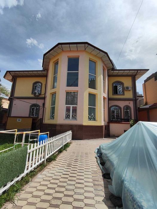 Частный детский сад 12 соток, 1228 кв.м. 4уровня, 17 комнат Чиланзар