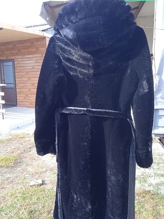 Продам шубу мутон с норкой