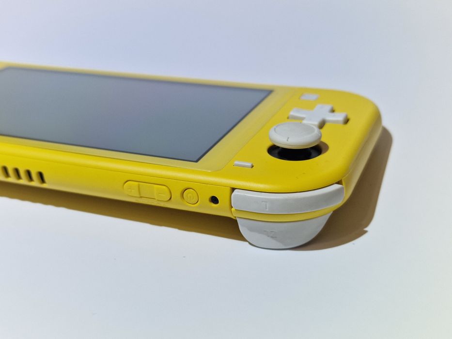 Nintendo Switch Lite (Жълт)