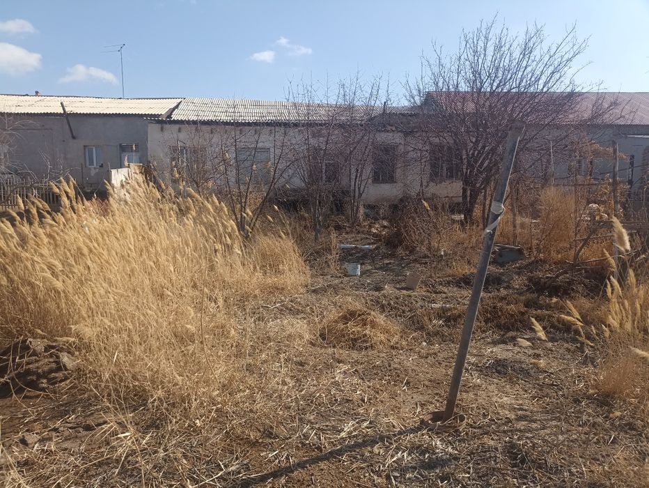 Жай сатылады бахсы келисимлы  4 ханалы  6 сотик  Жер план  хабарласын