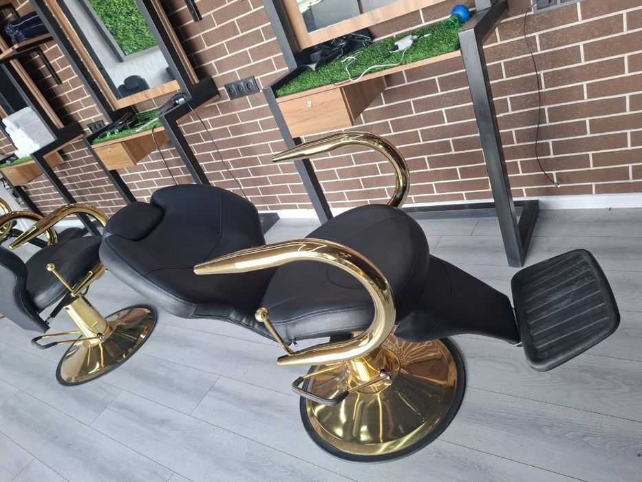 Erkaklar Saloni  jixozlari sotiladi