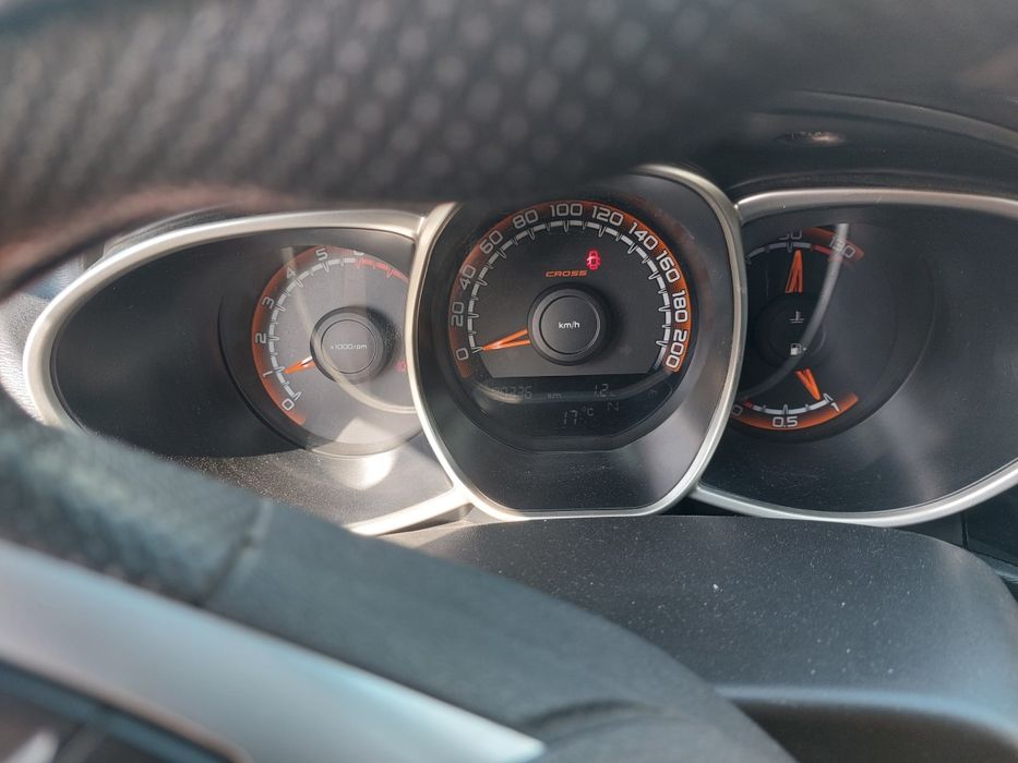 Продам lada vesta sw cross