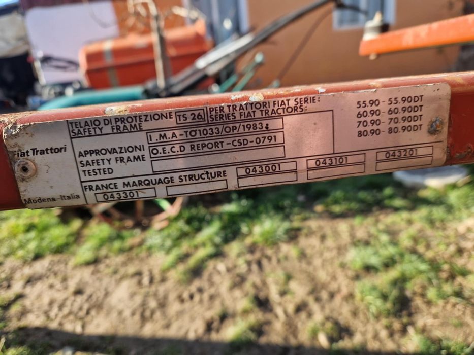 Cabină Fiat  UTB tractor  pe aripa