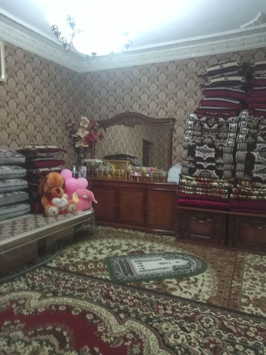 Hovli srochna Sotiladi 4.6 sotih tinch mahala