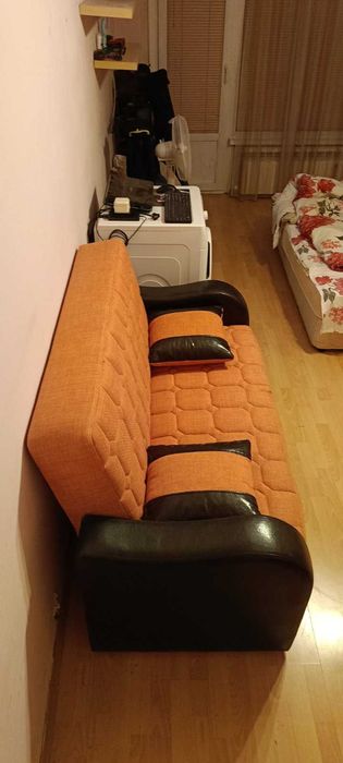 диван разтегателен тик так с място за багаж 2 табуретки и възглавнички