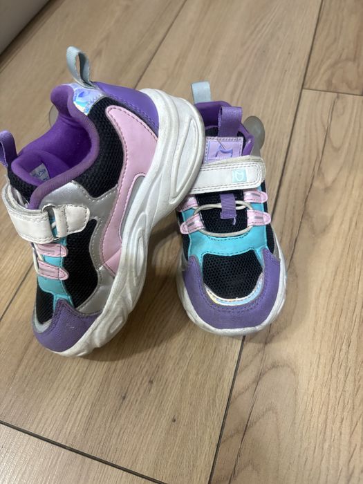 Кроссовки Котофей 28 размер