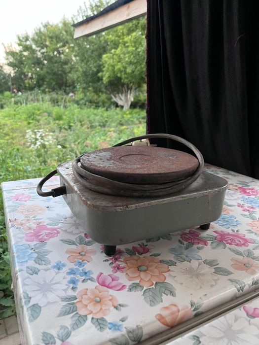 Продам элекро плиту