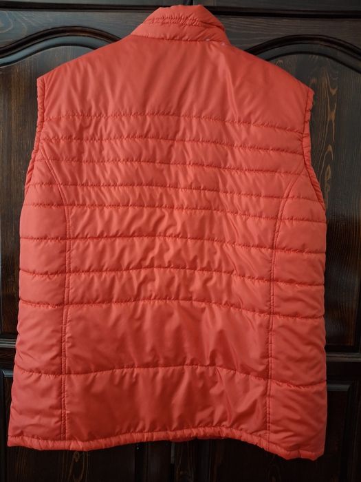 Червена зимна грейка без ръкав