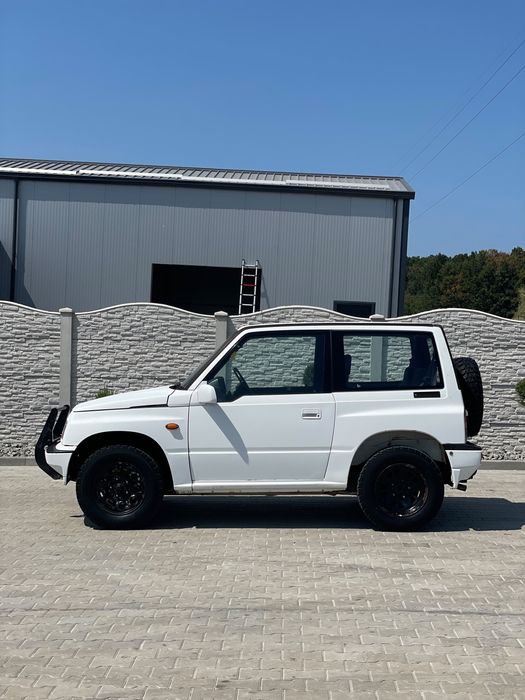 Suzuki Vitara JLX 1.6 4x4 – Raptor – Revopsită Integral – Stare Foarte Bună